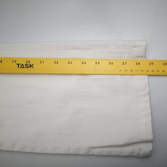 Chico's Platinum Ladies Size 0.5 Reg. (approx. size 6 US) White Bootcut Jeans - Picture 14 of 14